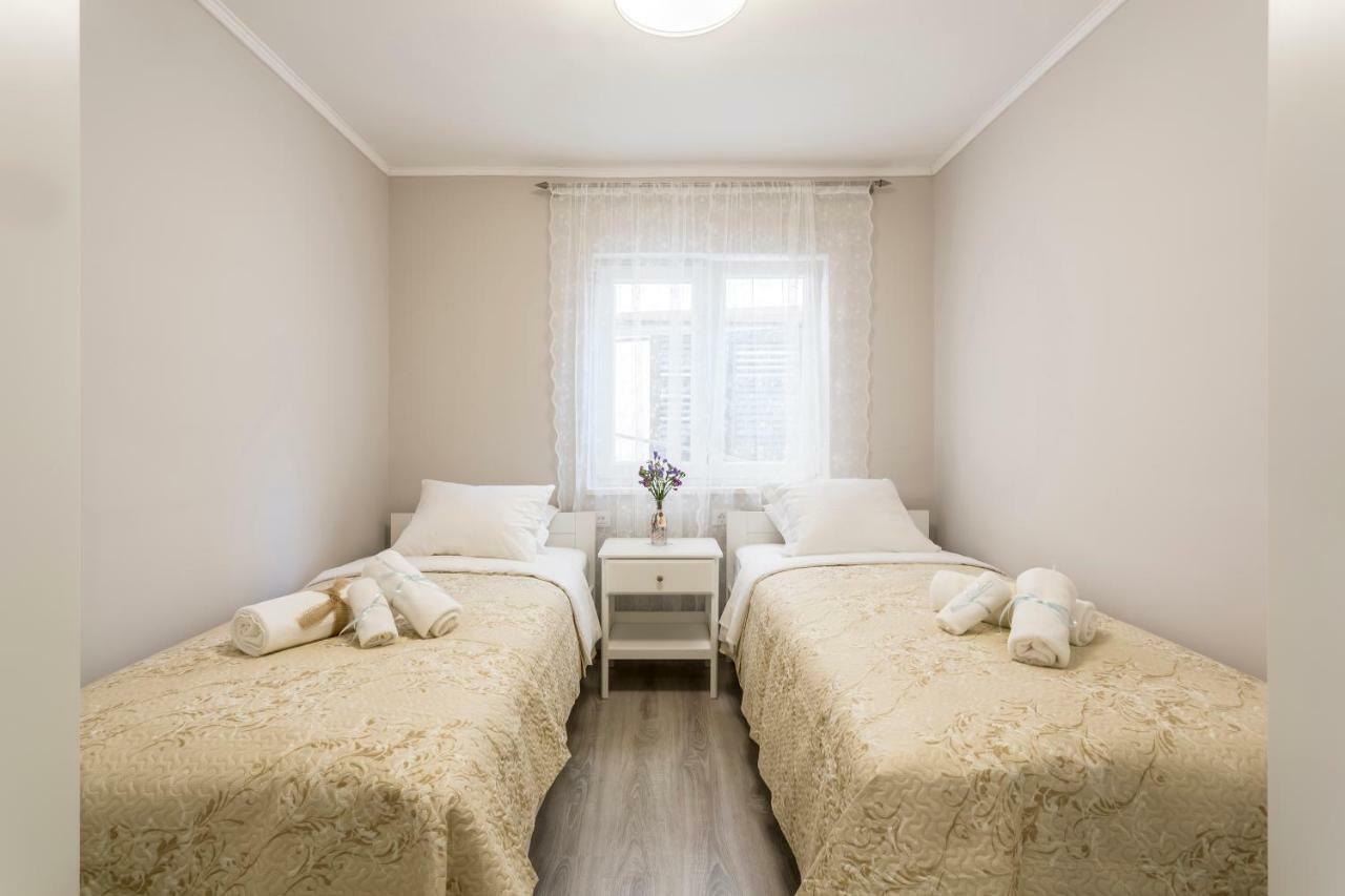 Luxury Apartment Beyond Stobrec Exterior photo