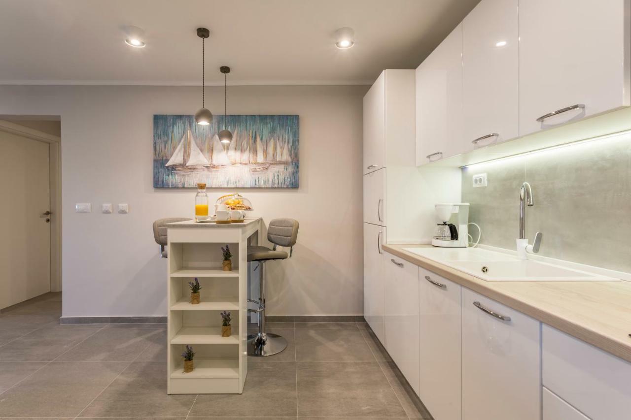 Luxury Apartment Beyond Stobrec Exterior photo