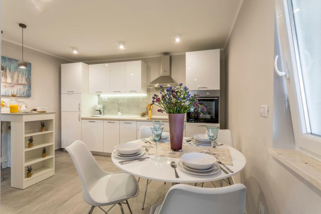 Luxury Apartment Beyond Stobrec Exterior photo
